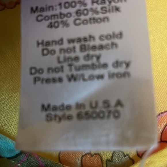 Ivy Jane - poncho with fringe and cold shoulders; one size - Picture 6 of 6